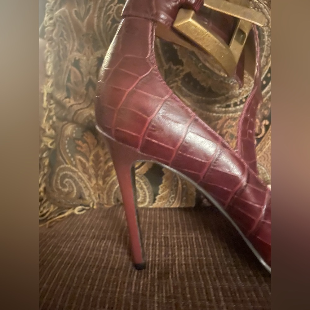 GUESS stilettos ๐ - Picture 4 of 6